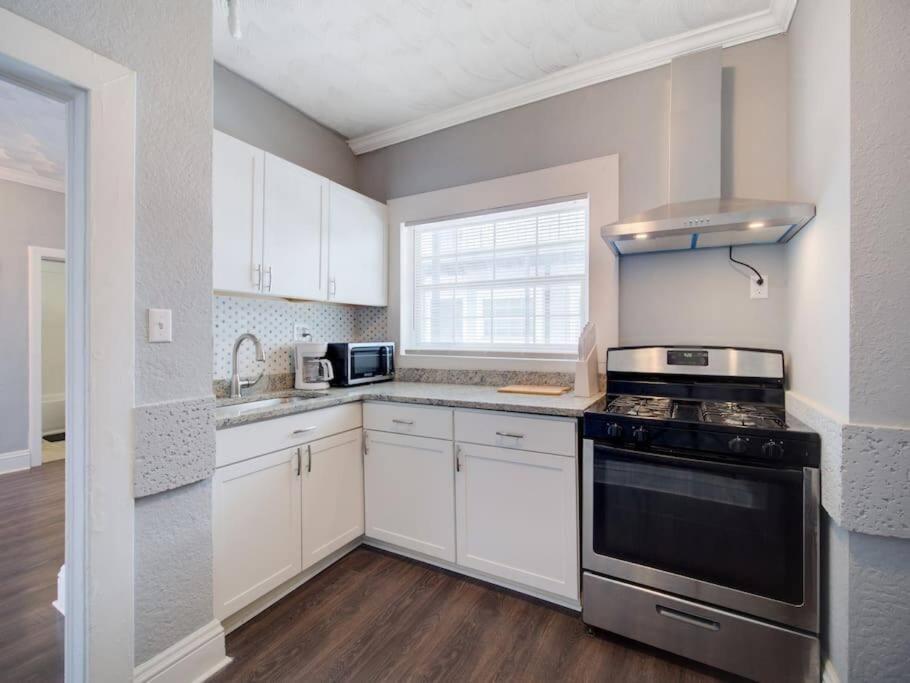 Modern Westshore Tampa Bagian luar foto