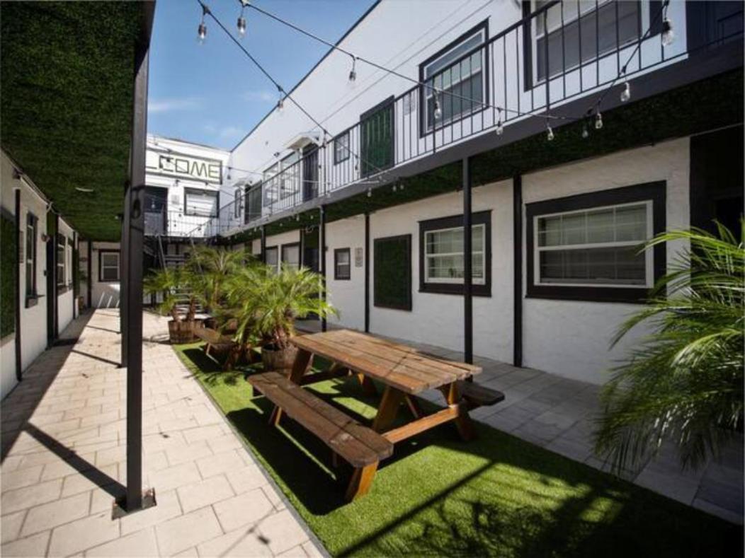 Modern Westshore Tampa Bagian luar foto